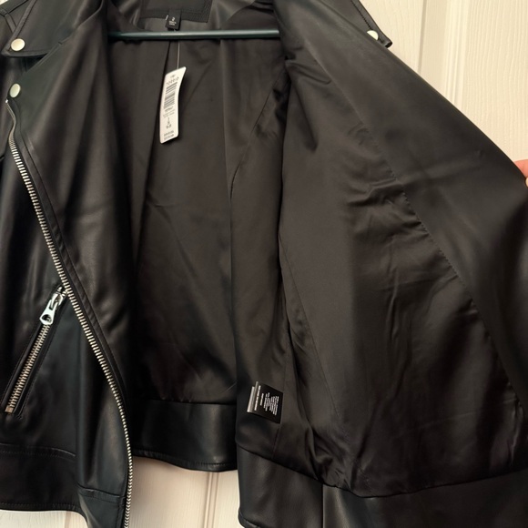 Torrid Faux Leather Asymmetrical Moto Jacket Size 2X - Picture 3 of 10